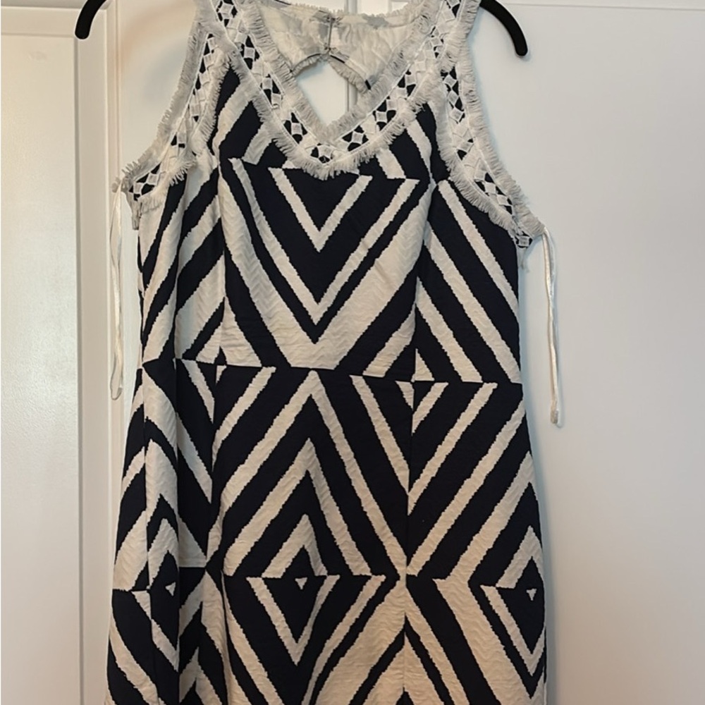 Taylor Geometric Pattern Sleeveless Dress